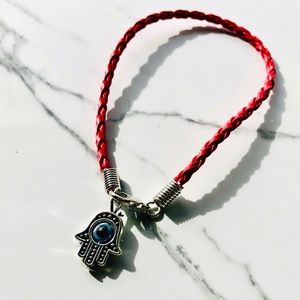 Evil Eye Palm Bracelet 🧿